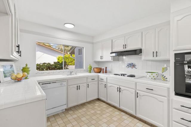 1429 Kyle Court, Sunnyvale CA: https://media.crmls.org/mediaz/687a6cb8-94c7-4fa2-a30e-34989c07c834.jpg