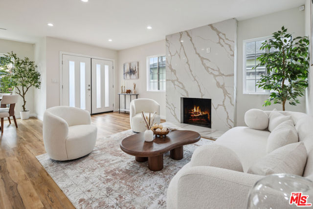 3976 Mclaughlin Avenue, Los Angeles CA: https://media.crmls.org/mediaz/687ae49a-ccc8-4b28-981d-7812dc9d3c7f.jpg