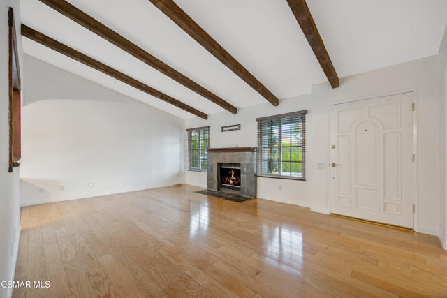 591 Shenandoah Street, Thousand Oaks CA: https://media.crmls.org/mediaz/687b1b61-b8d2-497e-91a4-3565bbcc9d03.jpg