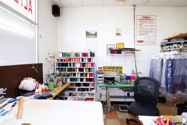 2114 2114 Senter Road, San Jose CA: https://media.crmls.org/mediaz/687b5e63-4599-4043-8339-c14a7363682f.jpg