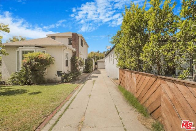 2147 N Eastern Avenue, Los Angeles CA: https://media.crmls.org/mediaz/687ba1ff-b699-42e1-bda1-3646d1be25f0.jpg