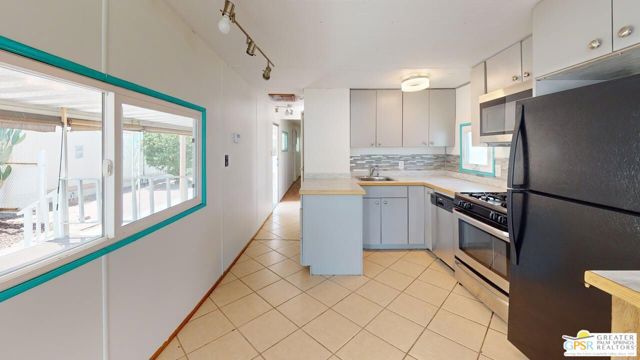 15 Mckinley Drive, Cathedral City CA: https://media.crmls.org/mediaz/687bcb4a-3cb7-40cd-bb0a-82706f29686e.jpg