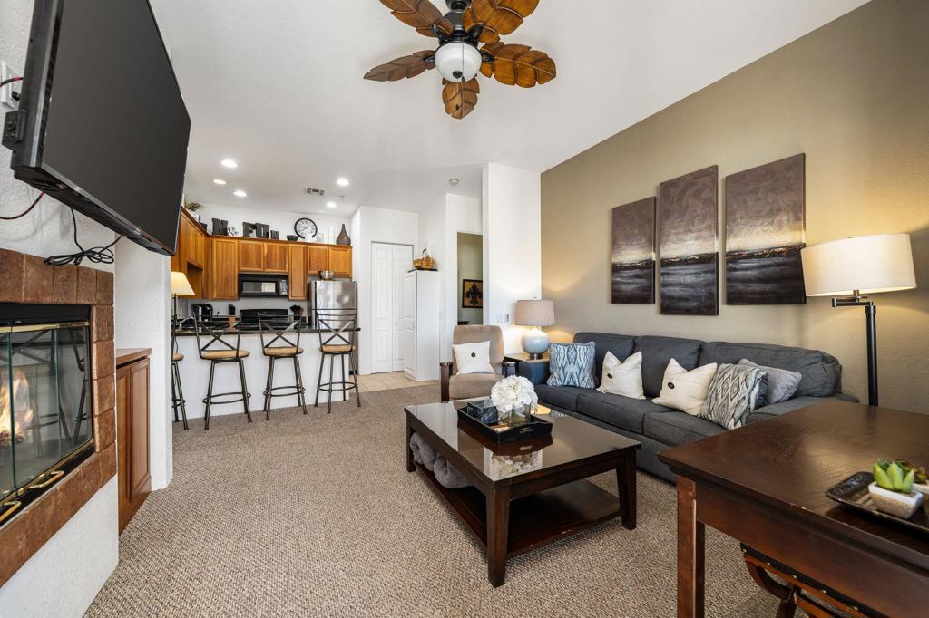 50630 Santa Rosa Plaza #8