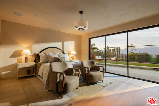 3620 Wrightwood Drive, Studio City CA: https://media.crmls.org/mediaz/687cbe74-7090-4e05-aeab-09db34d1d80a.jpg