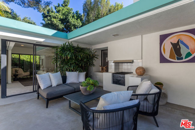2034 Outpost Drive, Los Angeles CA: https://media.crmls.org/mediaz/687cf6b6-3bc3-4d95-8424-3cbda4c074ef.jpg