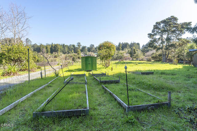 32551 Mill Creek Drive, Fort Bragg CA: https://media.crmls.org/mediaz/687eb4ec-ad82-4595-96fd-2fbff99e33ba.jpg