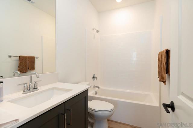 Image 12 of 27 For 841 Hana Ave  3