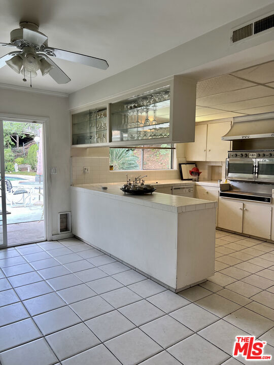2950 DONA EMILIA Drive photo 4