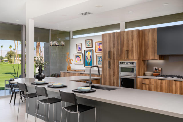 399 Desert Lakes Drive, Palm Springs CA: https://media.crmls.org/mediaz/687f121c-fb92-4fa6-be79-2cdc4393114b.jpg