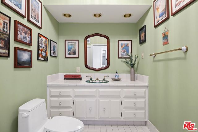 3067 Motor Avenue, Los Angeles CA: https://media.crmls.org/mediaz/687f2c68-fb89-4a5b-a92b-08d030198db4.jpg
