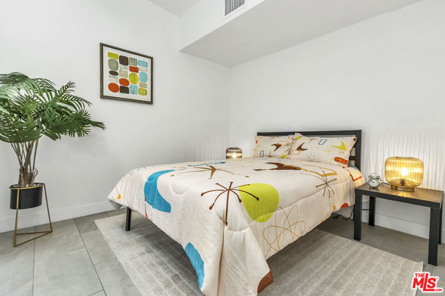 547 N Farrell Drive, Palm Springs CA: https://media.crmls.org/mediaz/687f7515-3310-4ad2-b516-450d1713667f.jpg