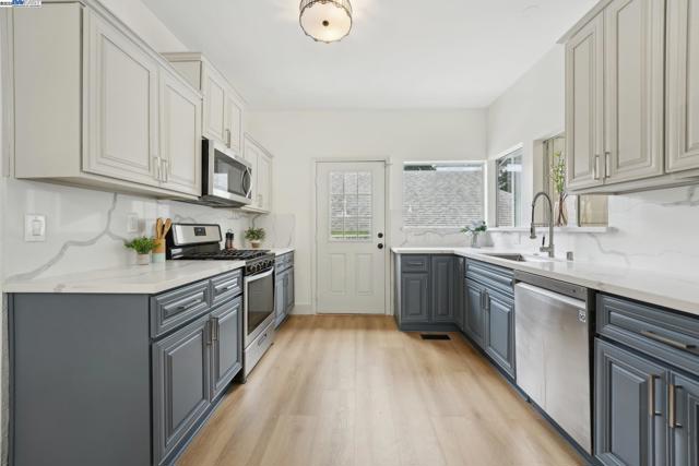 2155 42nd ave, Oakland CA: https://media.crmls.org/mediaz/687f7c08-763b-4406-b60b-8cd330359fbb.jpg