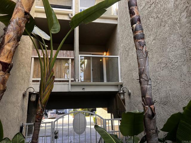 4587 Cove Drive, Carlsbad CA: https://media.crmls.org/mediaz/687fdbcd-edde-4c42-a29c-69989ba29ad2.jpg