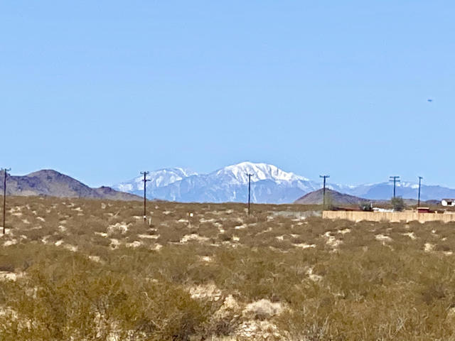 2424 Maize Road, 29 Palms CA: https://media.crmls.org/mediaz/687ffb1f-4ee5-4c65-9c78-983e440672c4.jpg
