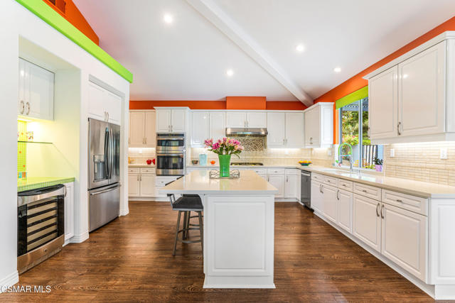 775 Parmenter Avenue, Thousand Oaks CA: https://media.crmls.org/mediaz/688055e1-c6e5-4c2d-8307-426ba544e2e1.jpg