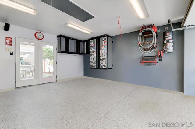 867 E Avenue, Coronado CA: https://media.crmls.org/mediaz/6880a355-d512-4685-9406-e57c55526c02.jpg