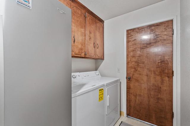 215 Rays Circle, Hollister CA: https://media.crmls.org/mediaz/688113d8-bba3-46f5-ad35-fdd38d703f23.jpg