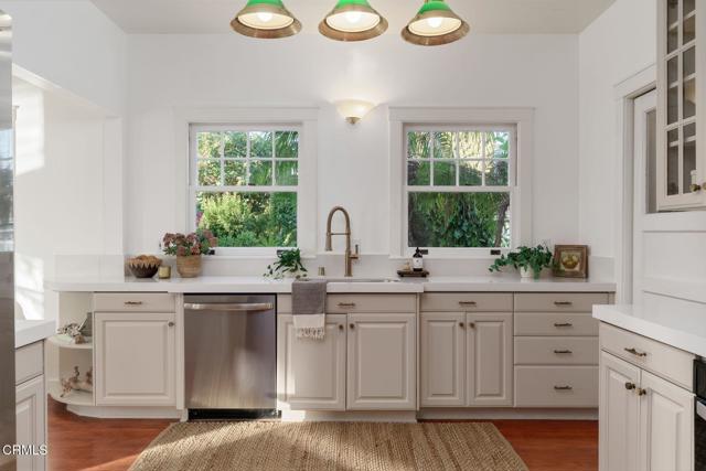 Detail Gallery Image 11 of 75 For 10047 Blackburn Rd, Ventura,  CA 93004 - 4 Beds | 4 Baths