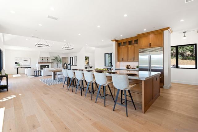 5120 Creek Oak Dr, Fallbrook CA: https://media.crmls.org/mediaz/6881d445-5489-43b8-9031-6ebd35531532.jpg