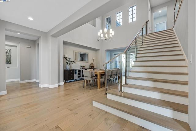 5719 Dimas Ct, Pleasanton CA: https://media.crmls.org/mediaz/6881f44b-670b-4e4c-9143-06265afaab56.jpg