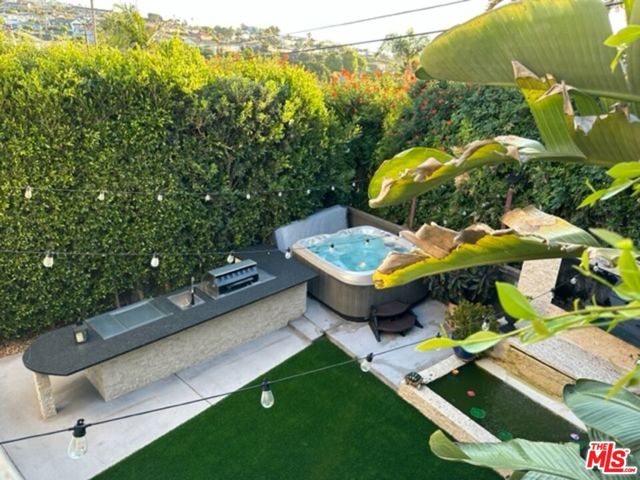 136 Via Los Miradores, Redondo Beach, California 90277, 4 Bedrooms Bedrooms, ,3 BathroomsBathrooms,Residential,Sold,Via Los Miradores,23294447