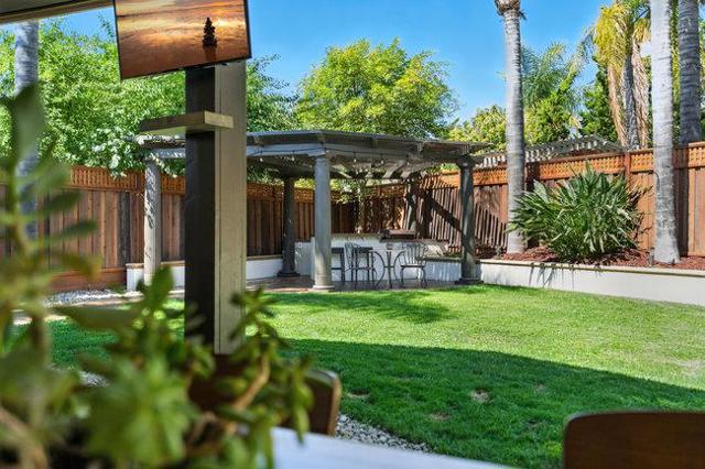 4252 Merlot Court, San Jose CA: https://media.crmls.org/mediaz/6882ca8e-1b5d-4ca0-a933-94ee2768b9f8.jpg