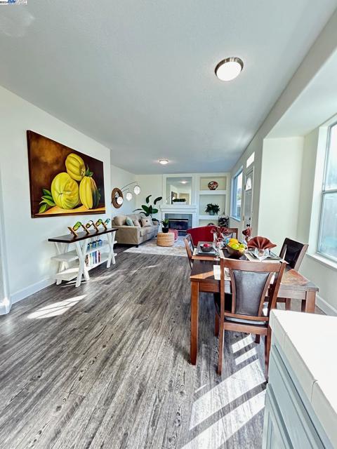 Image 10 of 57 For 2340 Brompton Ave