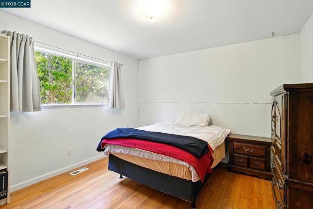 3363 Mcgraw Ln, Lafayette CA: https://media.crmls.org/mediaz/68840b92-472e-4b48-8b4c-22a8bc6e6042.jpg
