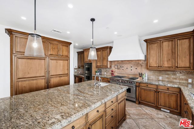 1853 Chastain, Pacific Palisades CA: https://media.crmls.org/mediaz/6884f643-58b3-4f21-af2e-a2e04a53432a.jpg