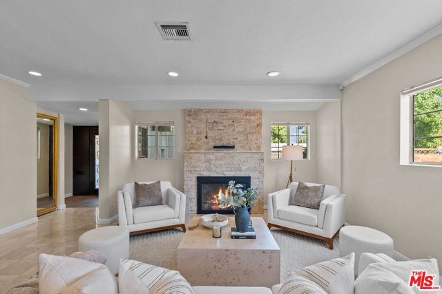 6319 Willowcrest Avenue, North Hollywood CA: https://media.crmls.org/mediaz/68851ba9-059b-44dd-a4c1-b7a288e0e637.jpg