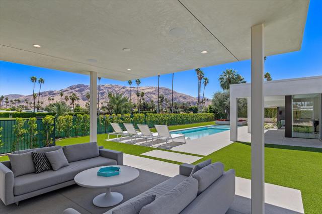 2290 S Yosemite Drive, Palm Springs CA: https://media.crmls.org/mediaz/688589c0-b20c-42e4-a62a-e17b762c0cc6.jpg