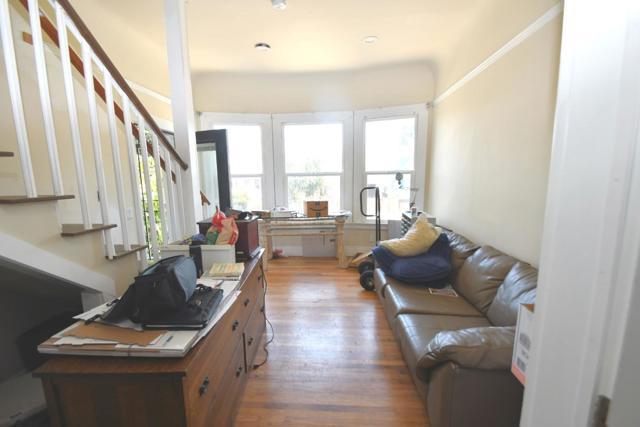 3306 Market Street, Emeryville CA: https://media.crmls.org/mediaz/6885a75f-d32b-4a6c-b35b-0768fcba1cd9.jpg