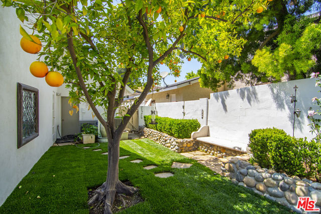 5020 Dantes View Drive, Agoura Hills CA: https://media.crmls.org/mediaz/68867c31-1188-4db5-a052-60d311cd59e5.jpg