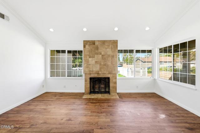 Detail Gallery Image 14 of 56 For 2082 Belgrave Ct, Simi Valley,  CA 93063 - 3 Beds | 2 Baths