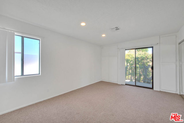4311 Colfax Avenue, Studio City CA: https://media.crmls.org/mediaz/6887584e-9a35-4b83-8598-c6410d116d8a.jpg