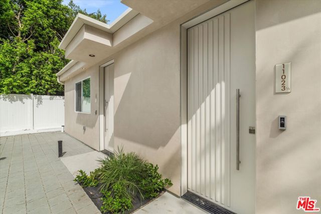 11023 1/2 Blix Street, North Hollywood CA: https://media.crmls.org/mediaz/6887d09f-d78a-4174-8f35-6cbb1d5d5903.jpg