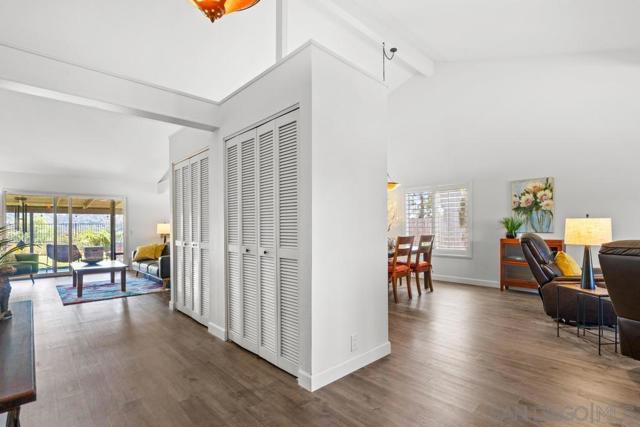 17109 Cloudcroft Dr, Poway CA: https://media.crmls.org/mediaz/6887d452-d0d1-463f-b26f-b9bfe1f9f82c.jpg