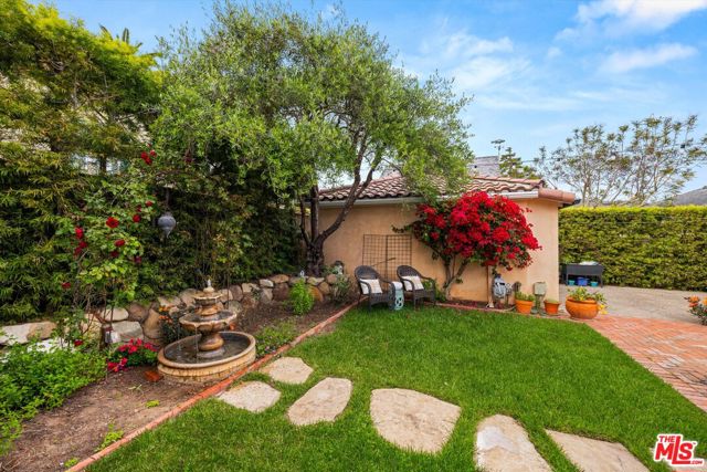 305 E Islay Street, Santa Barbara CA: https://media.crmls.org/mediaz/68884d2d-29e0-4fef-b32d-bfebe5322a30.jpg