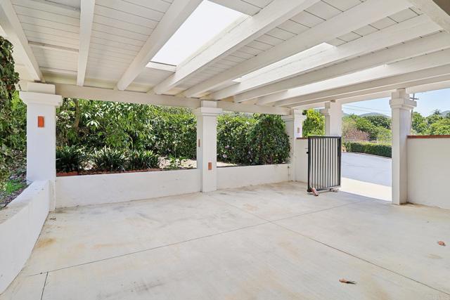 Detail Gallery Image 2 of 69 For 1917 Friendly Dr, Vista,  CA 92084 - 4 Beds | 3 Baths