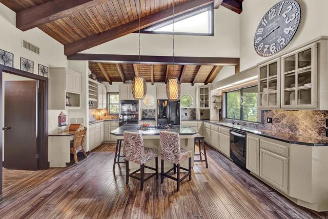 1310 Miracielo Court, San Marcos CA: https://media.crmls.org/mediaz/688b4505-66b6-458b-9935-99274ca98bb5.jpg