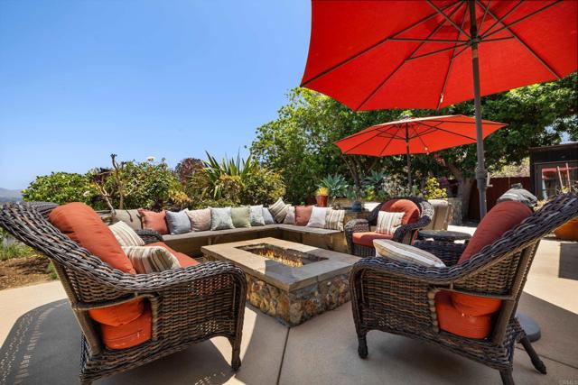 1567 Crest Drive, Encinitas CA: https://media.crmls.org/mediaz/688c166a-0035-487e-9708-61042bd63aff.jpg