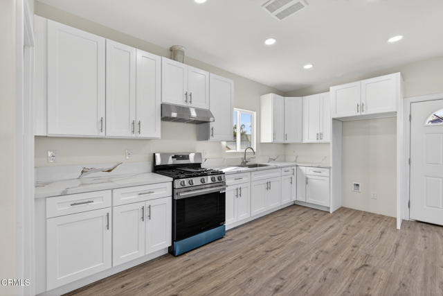 Detail Gallery Image 6 of 24 For 1227 S G St #2,  Oxnard,  CA 93033 - 3 Beds | 2 Baths