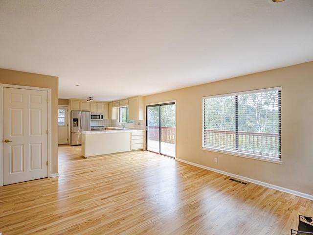 3040 Pacific Heights Drive, Aptos CA: https://media.crmls.org/mediaz/688d0527-dcf7-46f1-842c-4e8f7781b11b.jpg