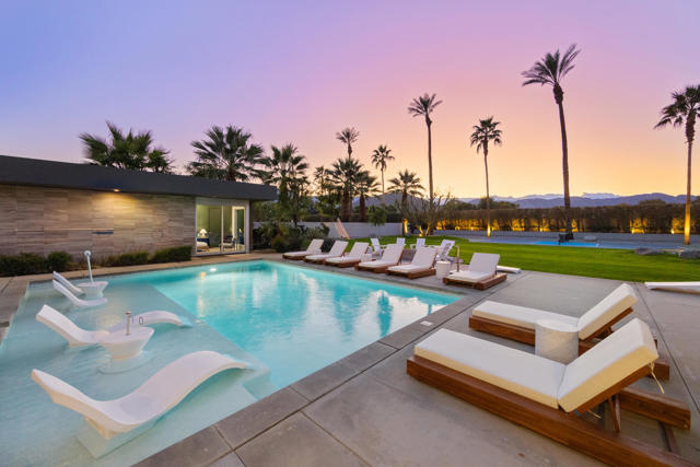 51165 Evangeline Way, La Quinta CA: https://media.crmls.org/mediaz/688d28f3-4c3d-421b-afdd-d7823346927d.jpg