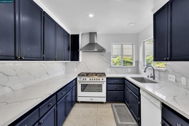 948 Jones Ave, Pinole CA: https://media.crmls.org/mediaz/688d7a91-83d5-4640-a4d7-c83971763783.jpg