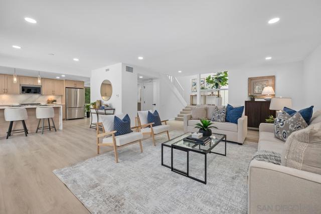 2294 Caminito Preciosa Norte, La Jolla CA: https://media.crmls.org/mediaz/688d982e-a3a6-4fb3-8842-0e686716ef0d.jpg