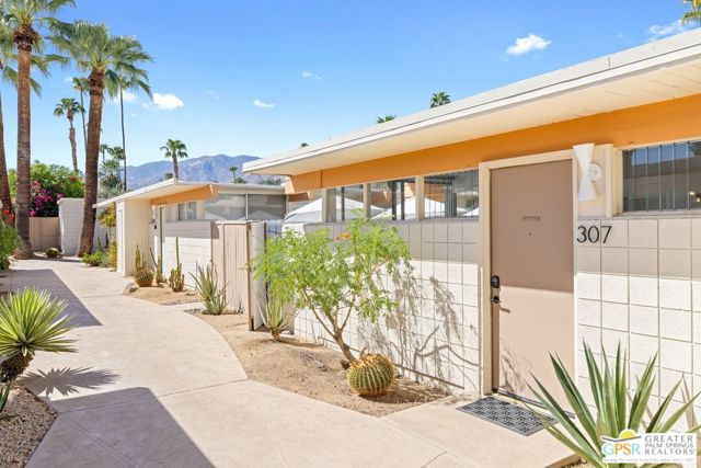 1111 E Palm Canyon Drive #307, Palm Springs, CA 92264