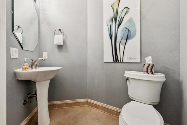 321 Eagle Trace Drive, Half Moon Bay CA: https://media.crmls.org/mediaz/688fdadf-fad0-4b9d-9c9e-d54d2969d1af.jpg