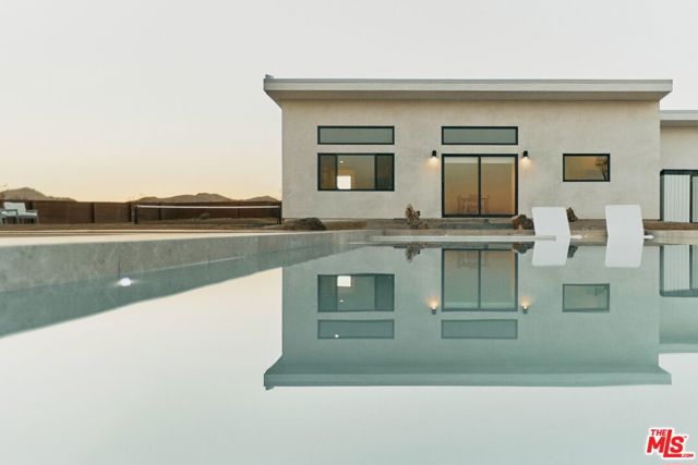 4375 Border Avenue, Joshua Tree CA: https://media.crmls.org/mediaz/688fdda7-9068-4c44-b6a1-cb99b44a0264.jpg