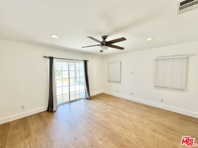 5937 Ranchito, Los Angeles CA: https://media.crmls.org/mediaz/68906af8-2405-402d-a4f9-4d9f208dc3bf.jpg